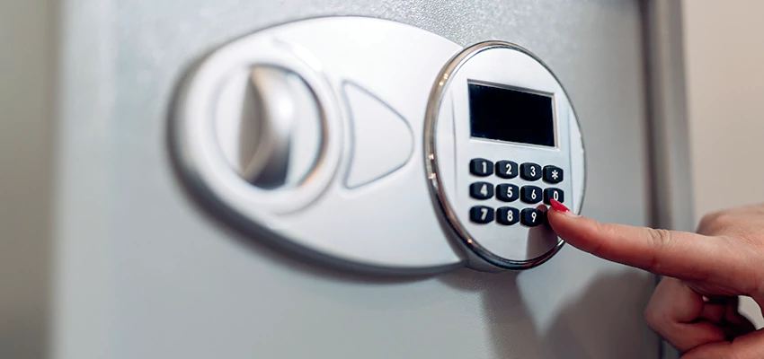 Jewelry Safe Cracking in Cerritos, California