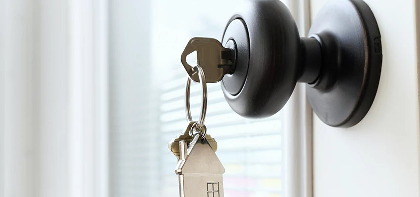 Bifold Door Knob Replacement in Cerritos, California